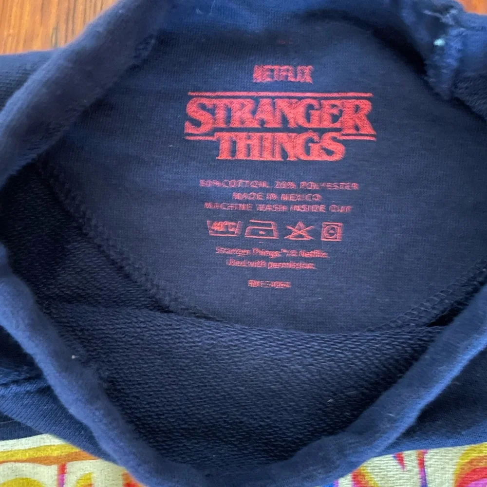 Stranger Things Pullover - Picture 2 of 2